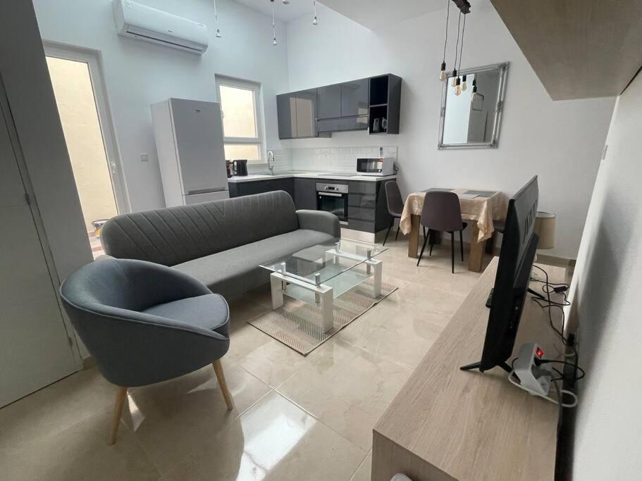 New Two Bedroom Flat Kamila On A Dwell Слима Экстерьер фото